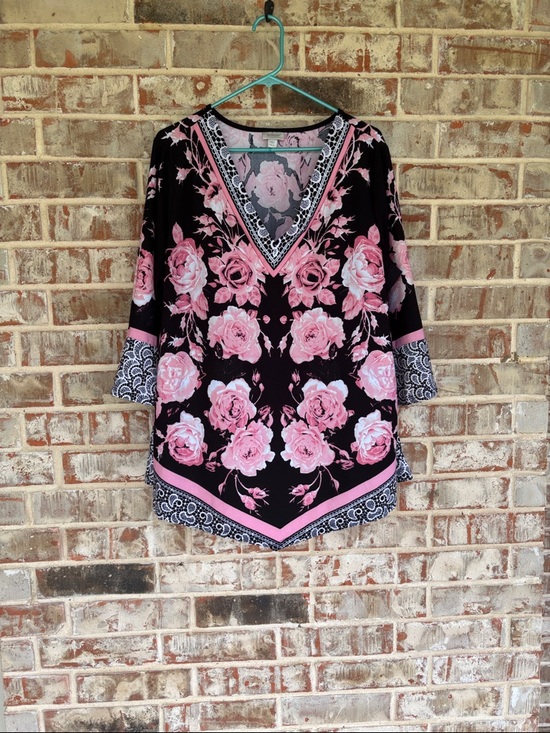 Avenue Tops - Avenue Black with Pink Rose Print Ruffle Sleeve Border Tunic